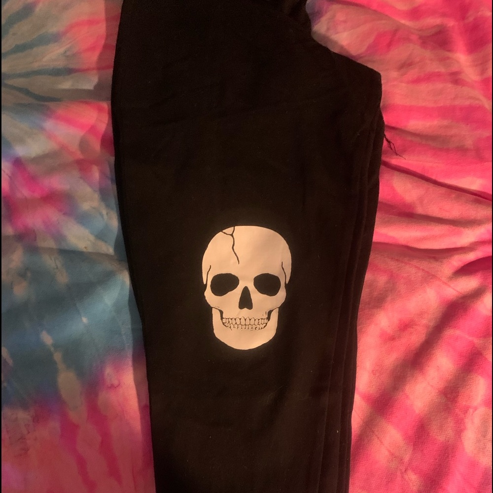Torrid plus size 3 skull pants
